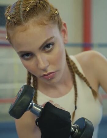 Julia Tensión Love